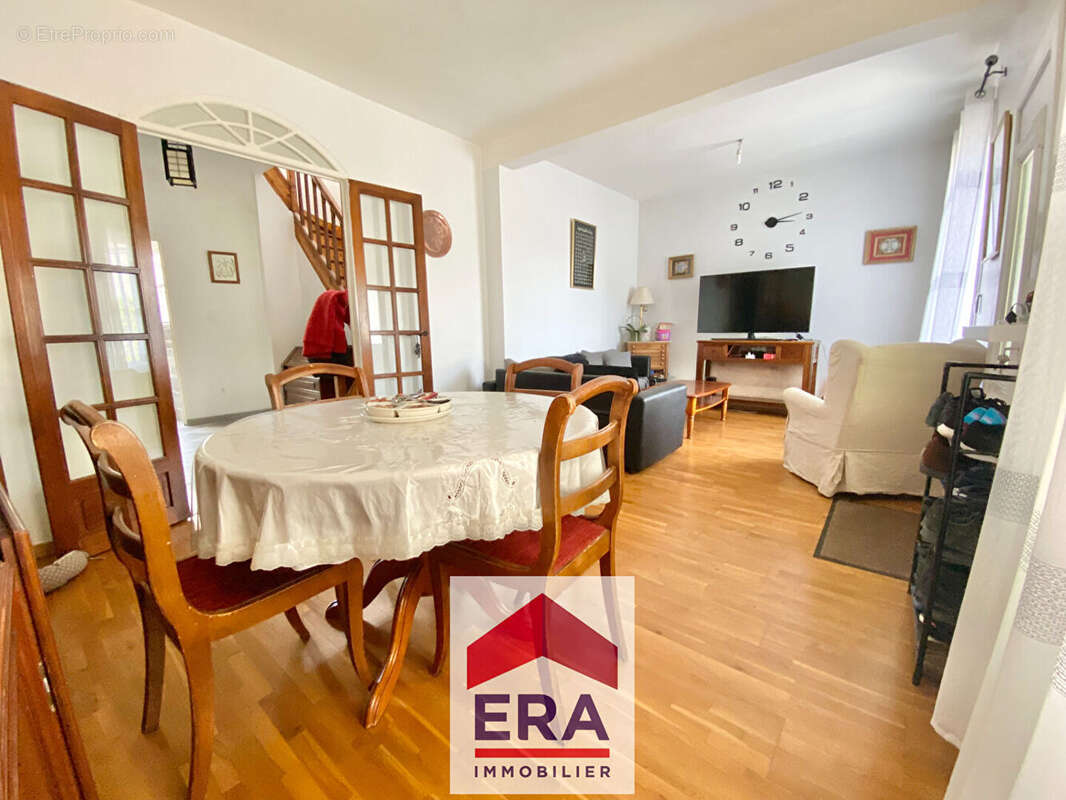 Maison à SARTROUVILLE