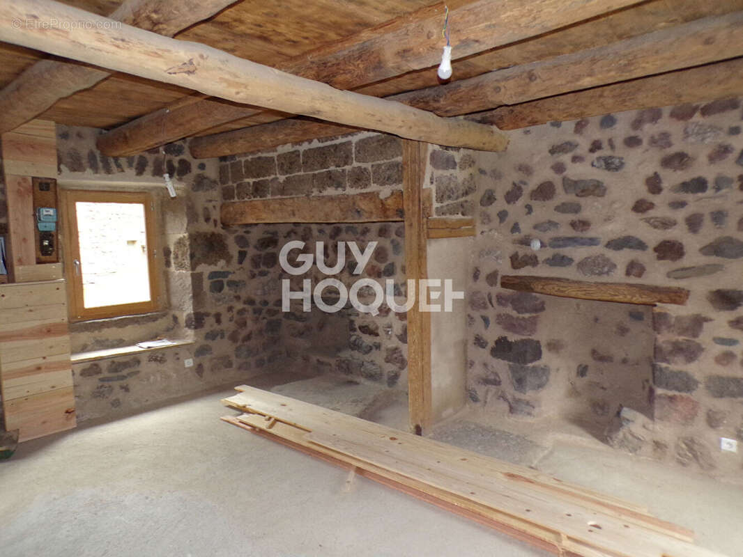 Maison à SIAUGUES-SAINTE-MARIE