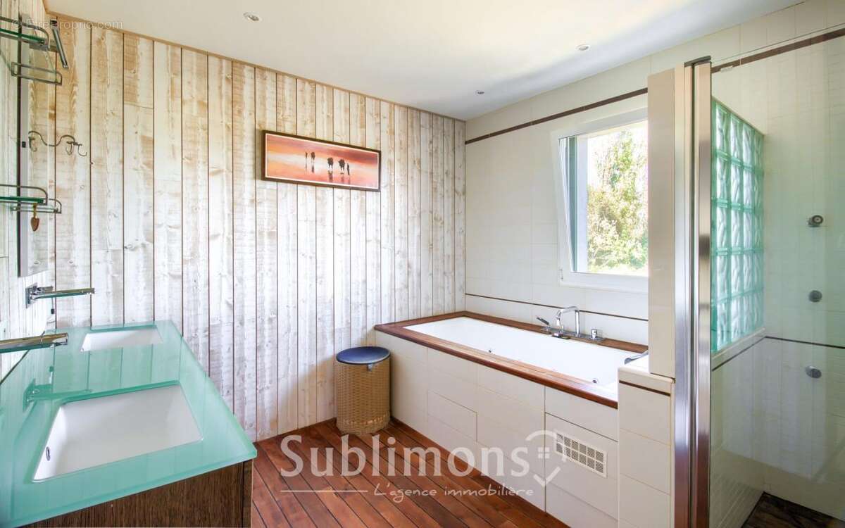 Maison à SAINTE-HELENE