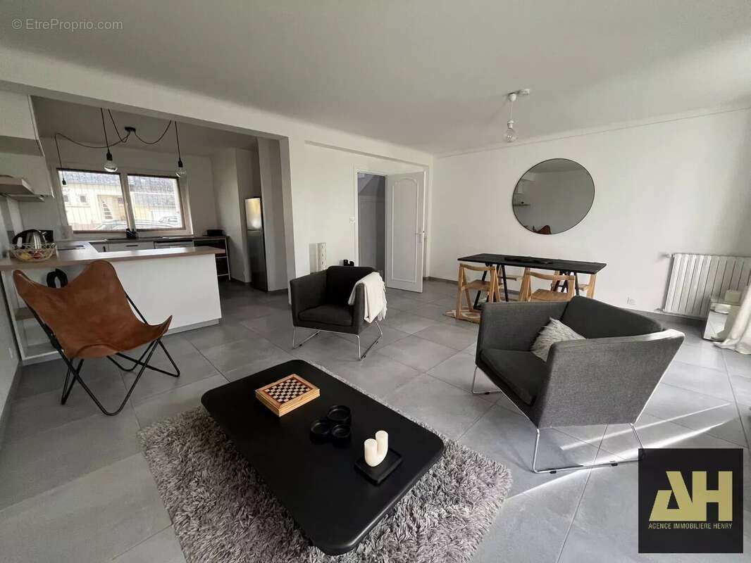 Maison à LE RELECQ-KERHUON