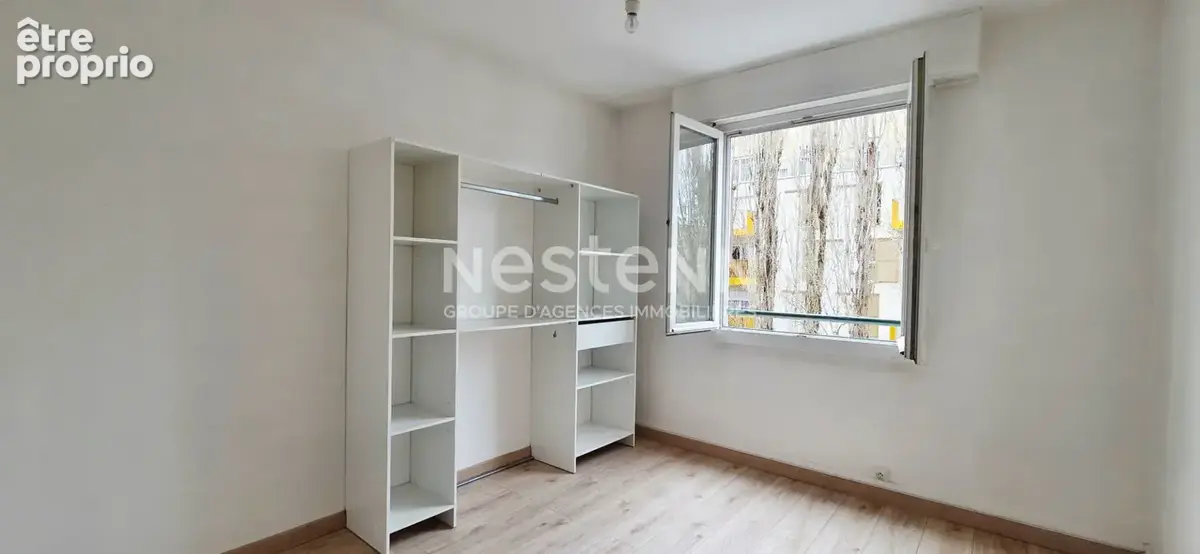Appartement lumineux de 3 pièces à Étampes avec une place de stationnement et une cave. - photo 4