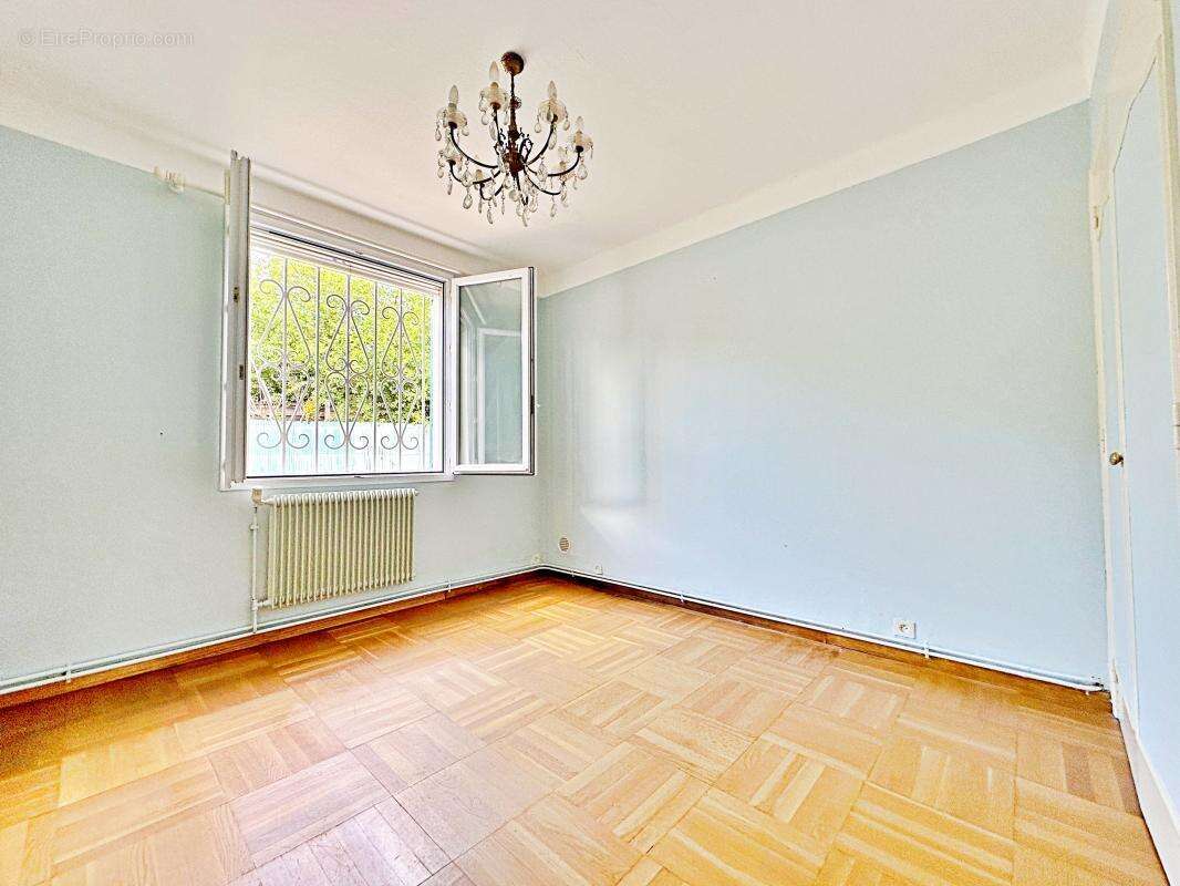 Maison 96 m² à Villeneuve-Les-Avignon  - photo 8