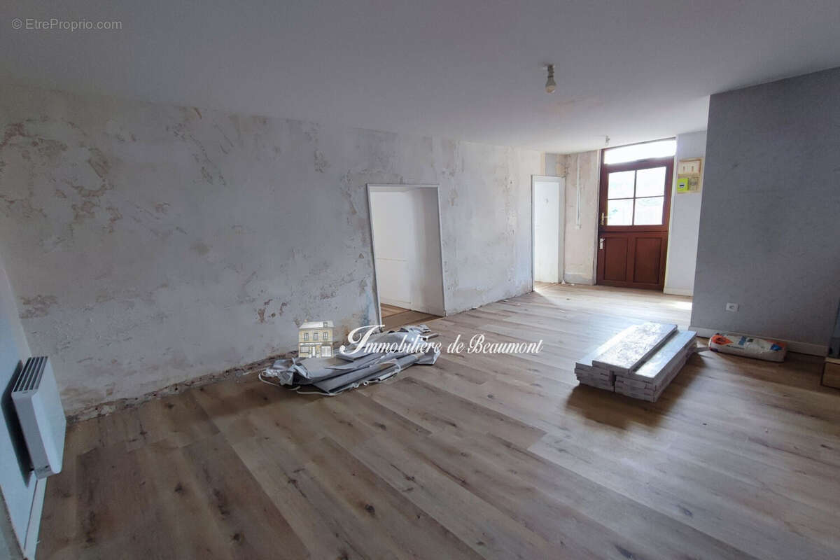 Maison 96 m² à Conches-En-Ouche  - photo 4