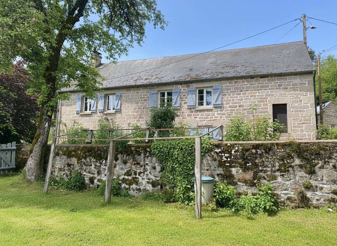 Maison à TARNAC