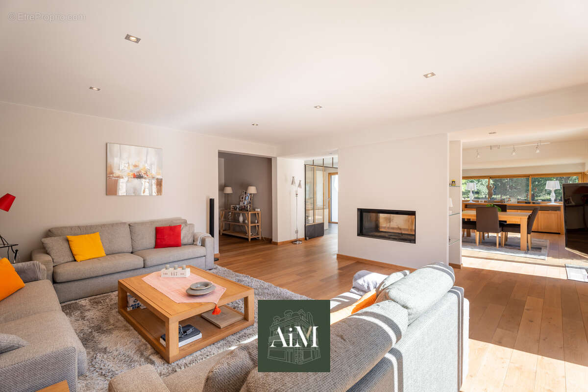 Propriété de prestige à vendre à Vannes- Domaine de plus de 3 hectares avec étang - photo 6