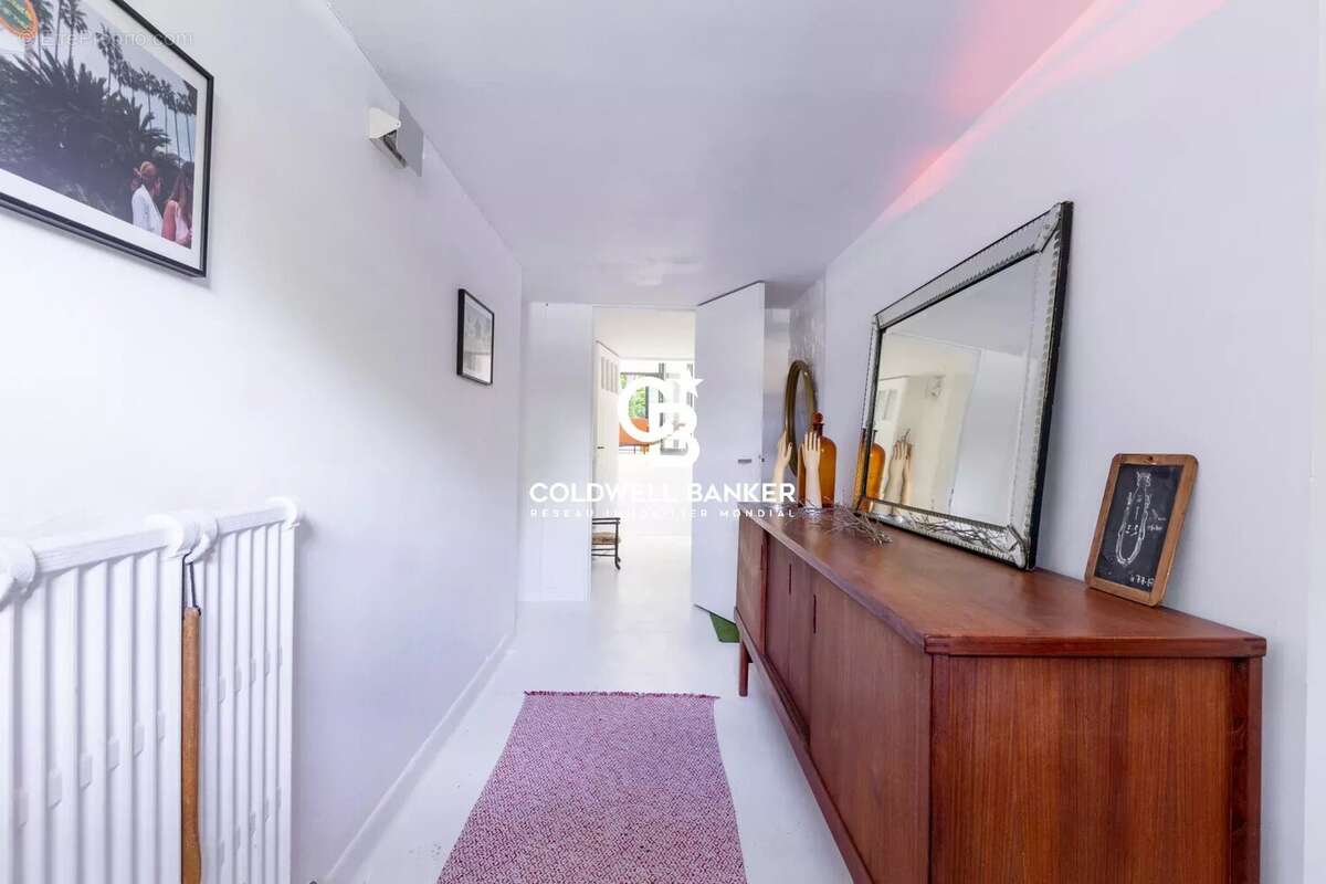 Maison à MARNES-LA-COQUETTE