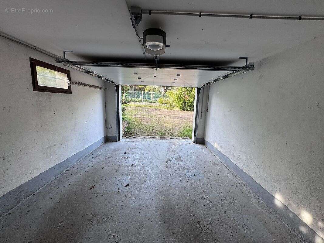 Maison à COULANGES-LES-NEVERS