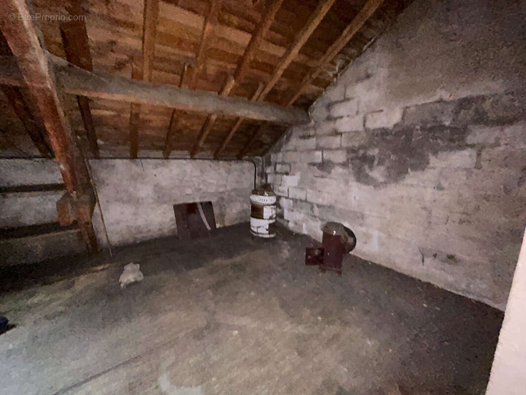 Appartement à CHARMES