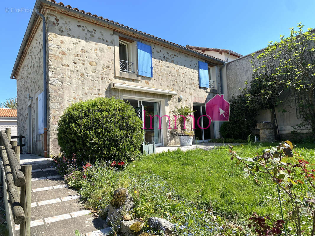 Maison à LES CLOUZEAUX