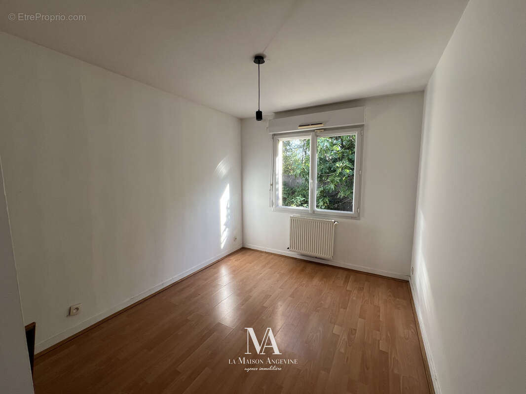 ***maison familiale - st jean de linieres*** - photo 6