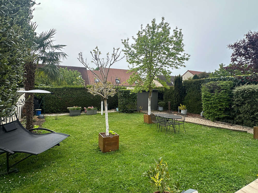 Maison à ISSOU