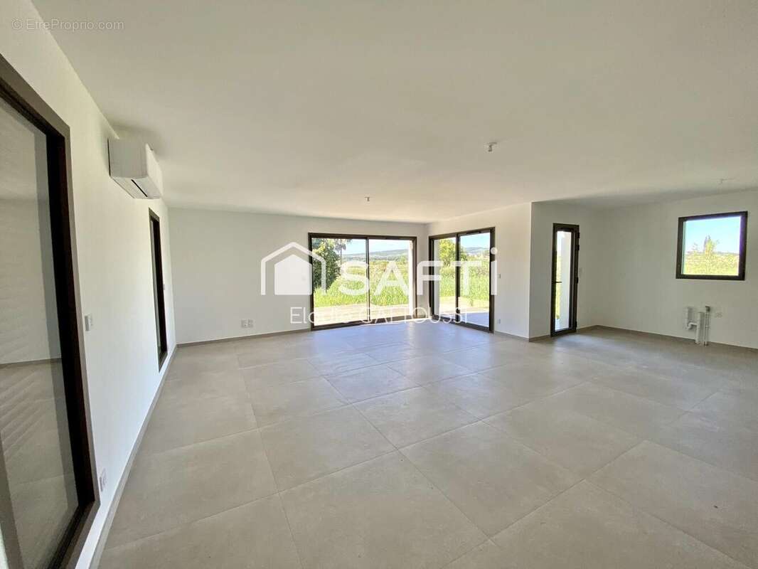 Photo 4 - Maison à VIC-LA-GARDIOLE