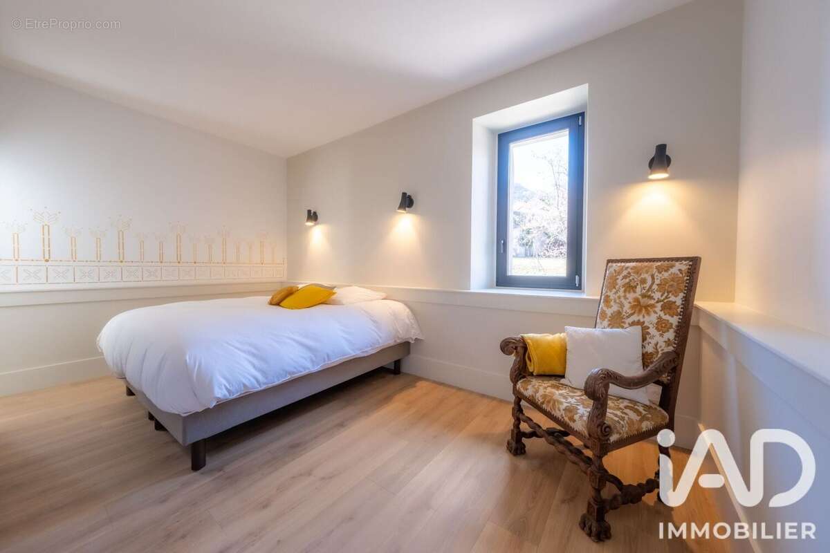 Maison 140 m² à Saint-Jean-De-Maurienne  - photo 8