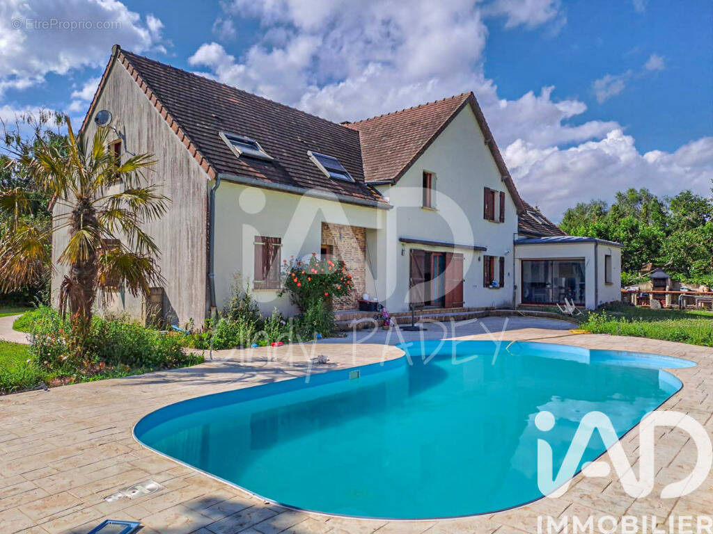 Photo 1 - Maison à CRECY-LA-CHAPELLE