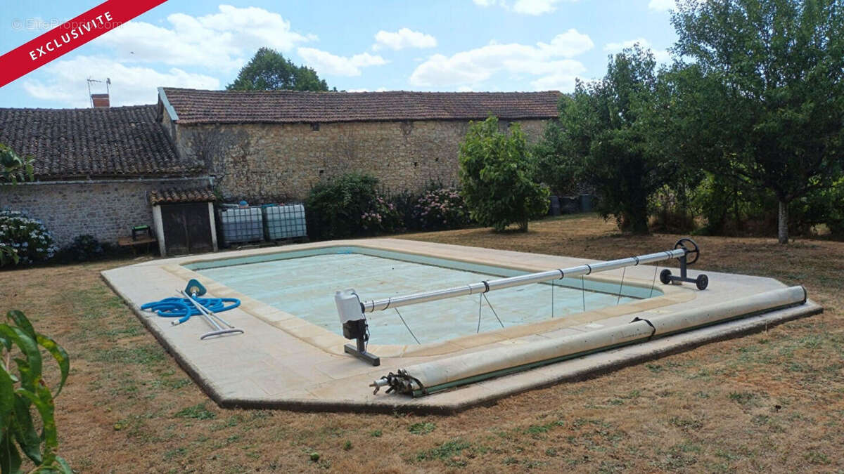 Maison à COUHE
