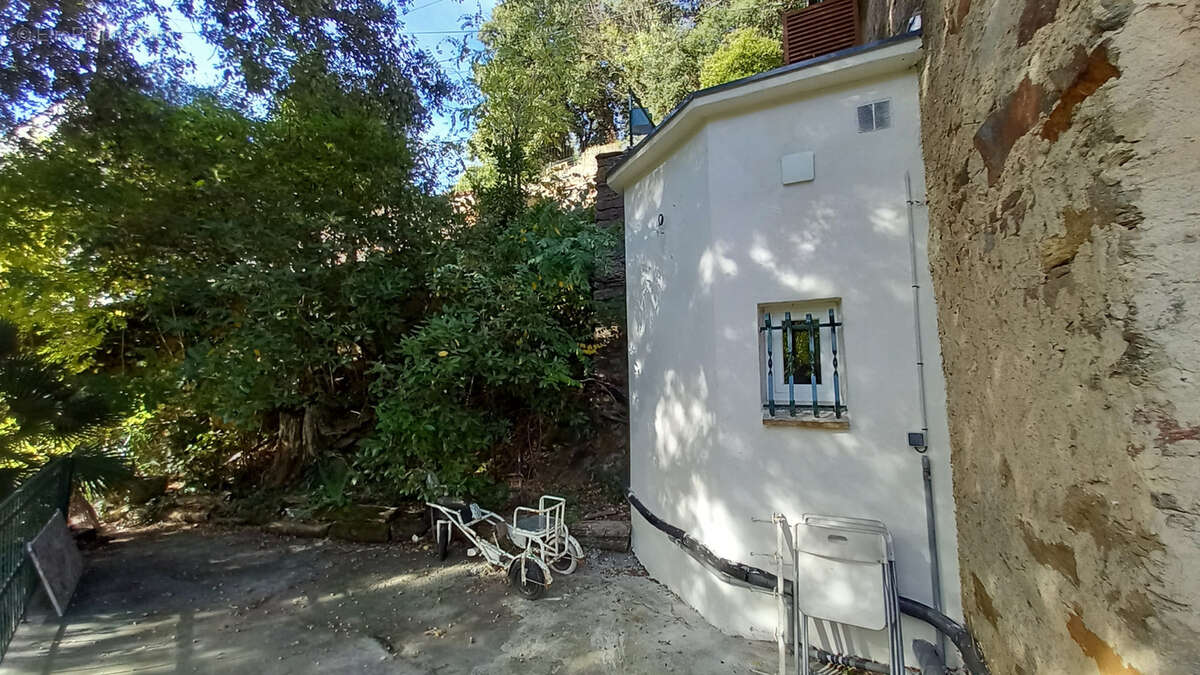 Maison à COLOMBIERES-SUR-ORB