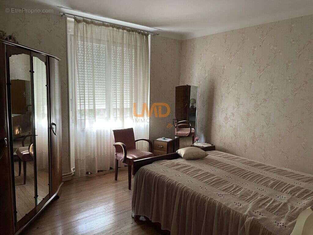 Maison à DECAZEVILLE