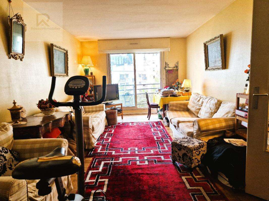 Appartement à COURBEVOIE