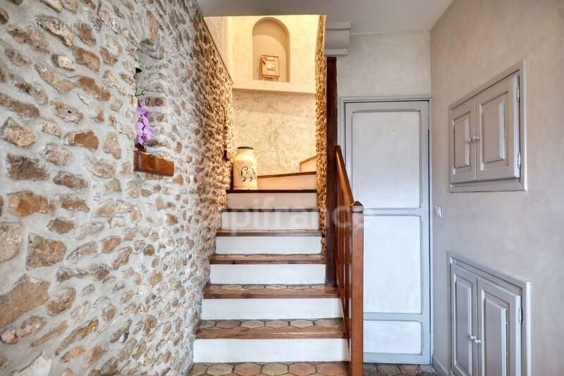 Maison à THOIRY
