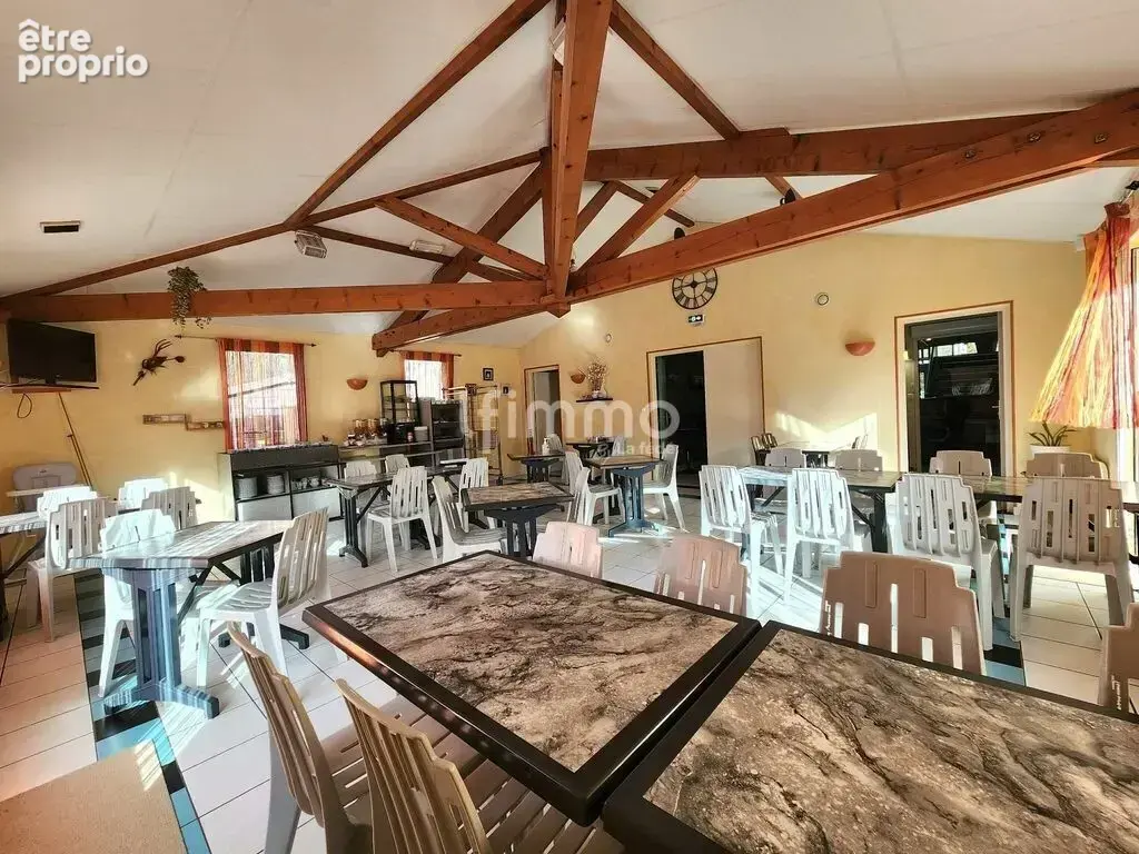 Murs et fonds – Hôtel 35 chambres - photo 4