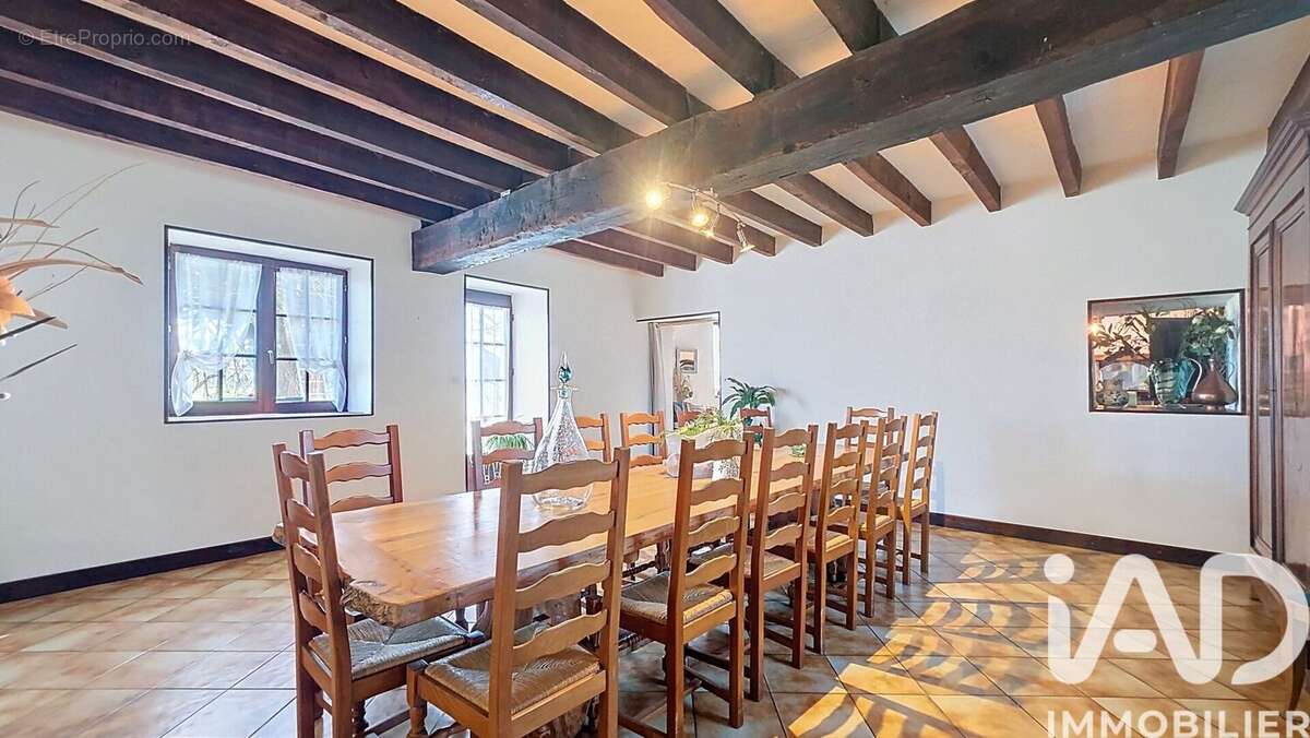 Maison 221 m² à Saint-Hilaire  - photo 6