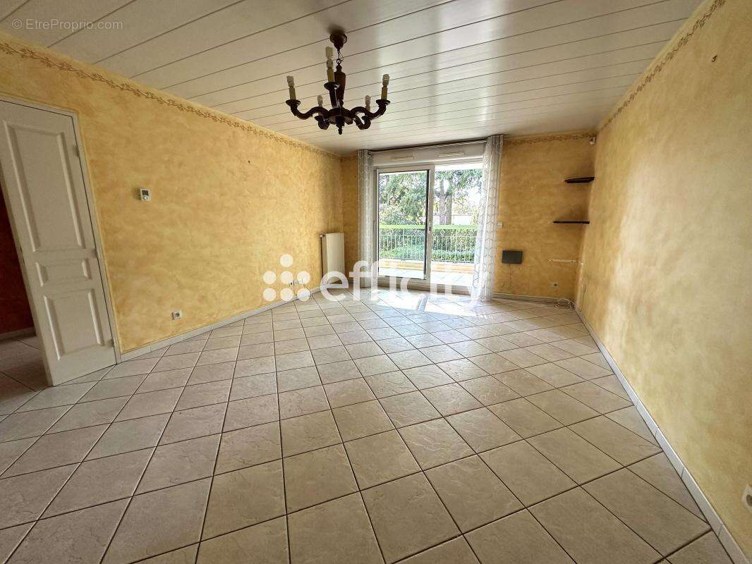 Appartement à CRAPONNE