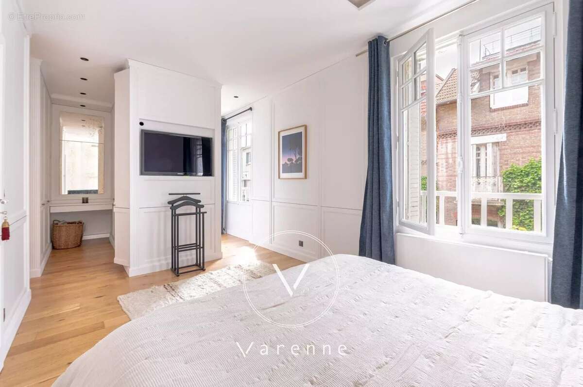 Maison à PARIS-14E
