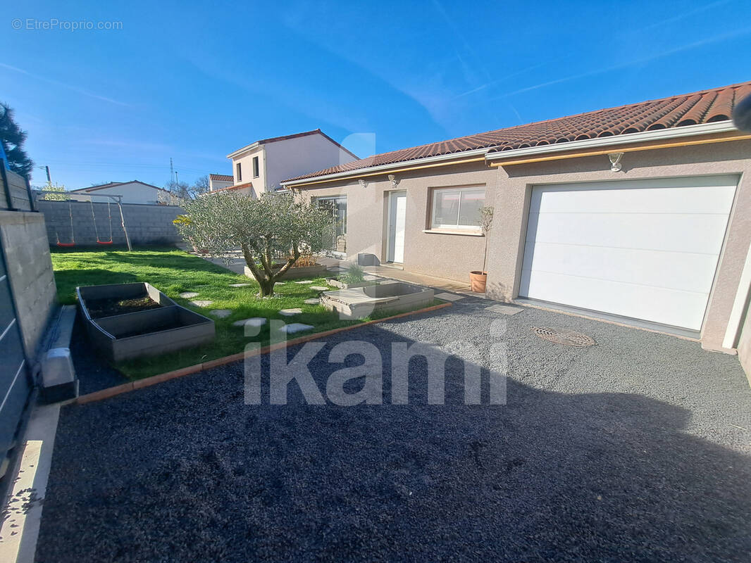 Maison à CHATEAUNEUF-SUR-ISERE