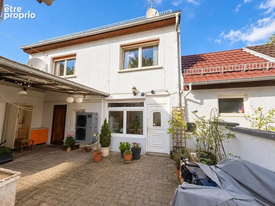 EN EXCLUSIVITÉ ! Ensemble immobilier rare à la vente à Strasbourg Koenigshoffen - photo 1