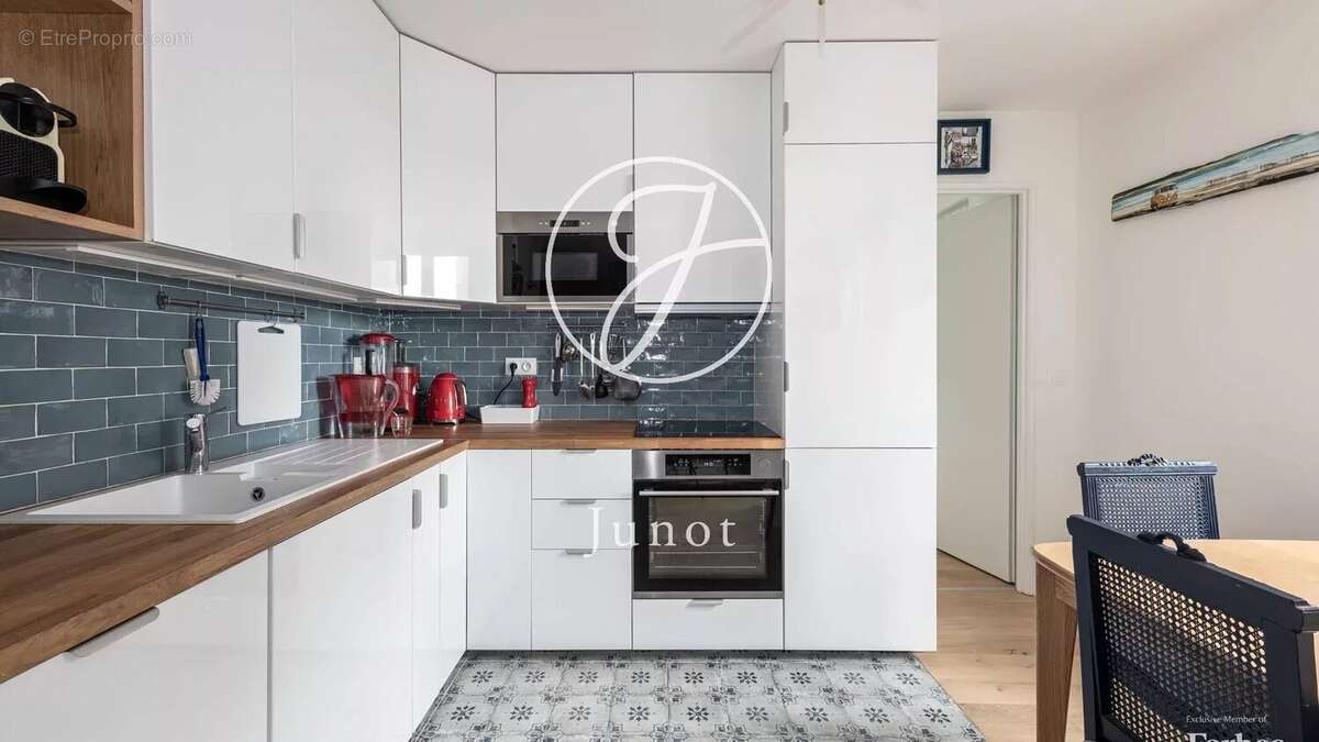 Appartement à PARIS-7E