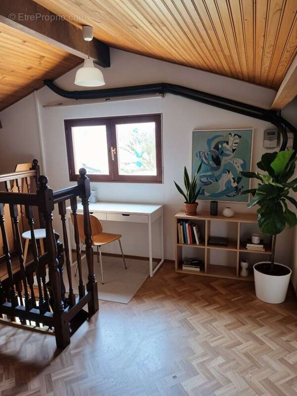 Maison à LATOUE