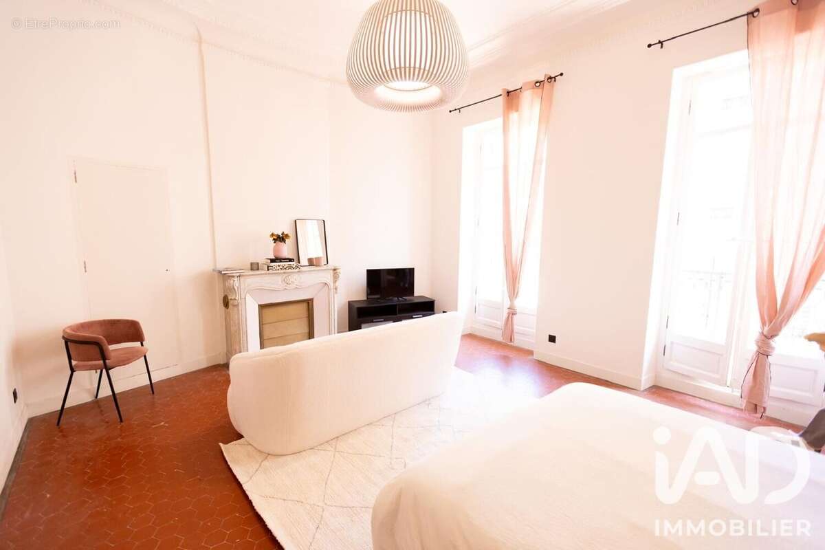 Appartement 176 m² à Marseille-1e  - photo 5