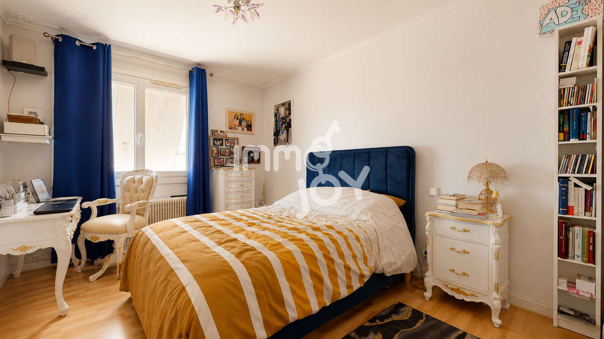 Appartement à CAZERES