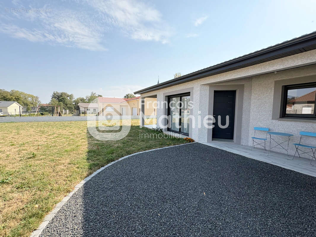 Romans : maison plain-pied 144m2 hab - 3ch + garage - 926m2 de terrain - photo 3