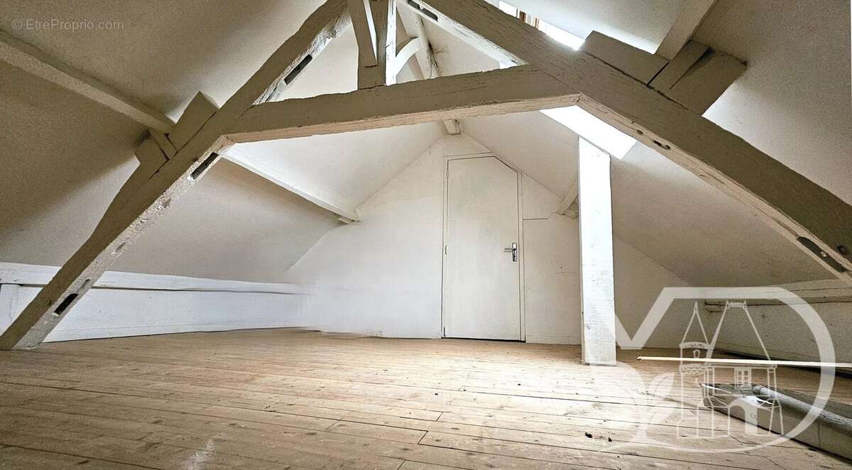 Appartement à BRESLES