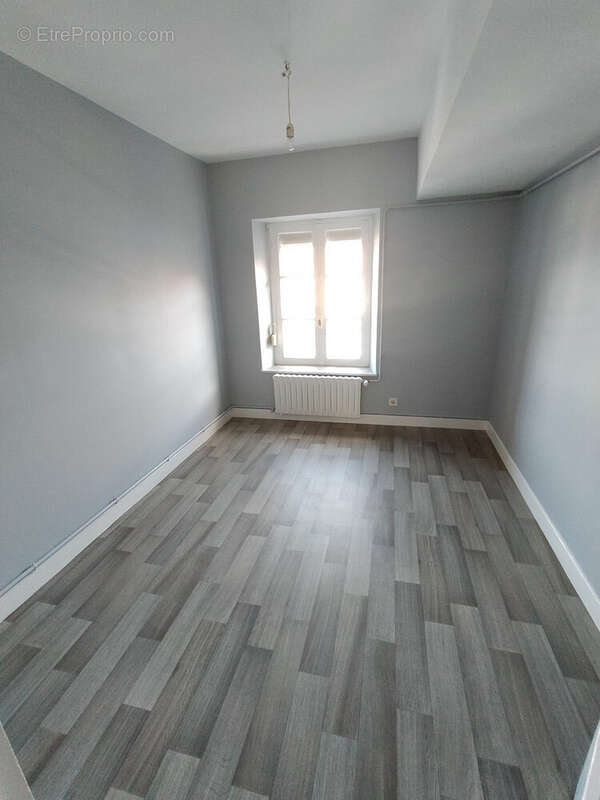 Appartement à VRIGNE-AUX-BOIS