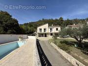 Maison à SAINT-LAURENT-DU-PAPE