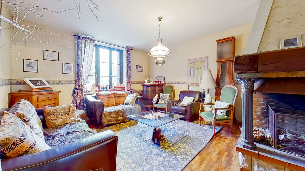 Maison à AZANNES-ET-SOUMAZANNES