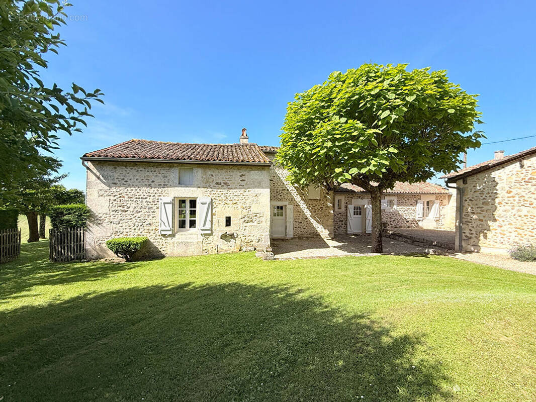 Maison à DIGNAC