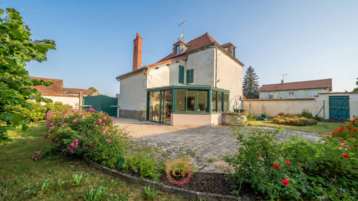 Maison à EFFIAT