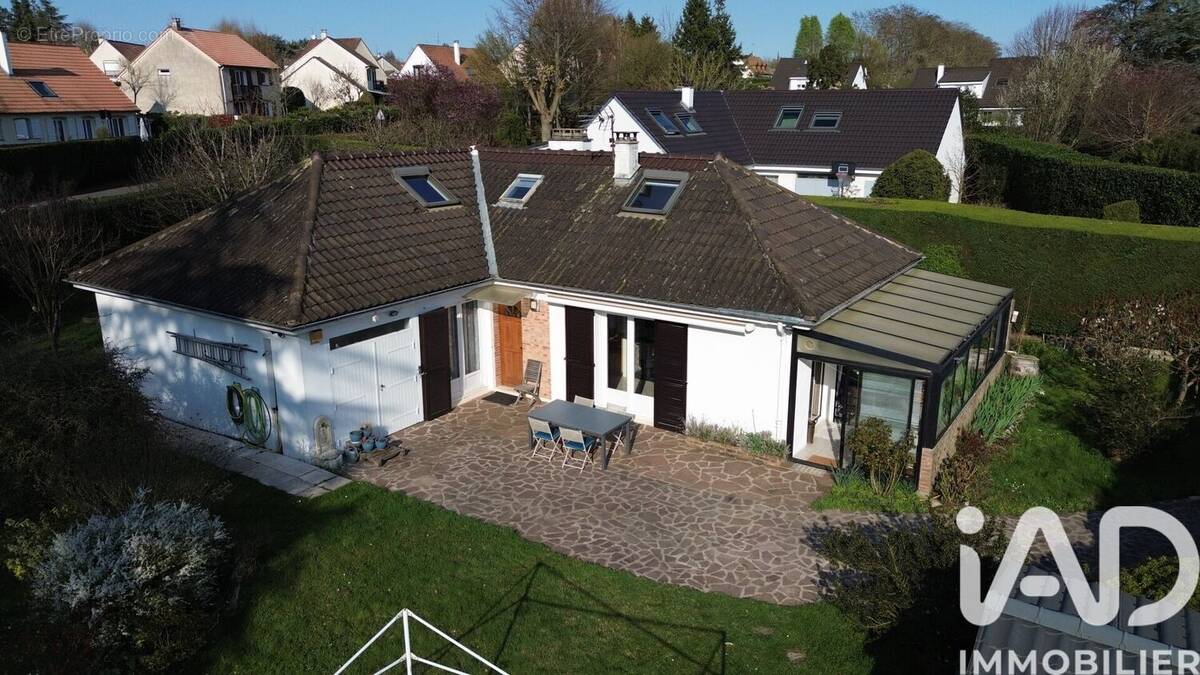 Photo 1 - Maison à LESIGNY