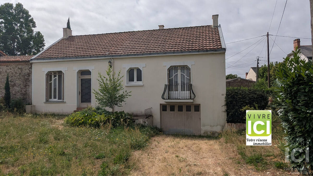 Maison à LA CHAPELLE-BASSE-MER