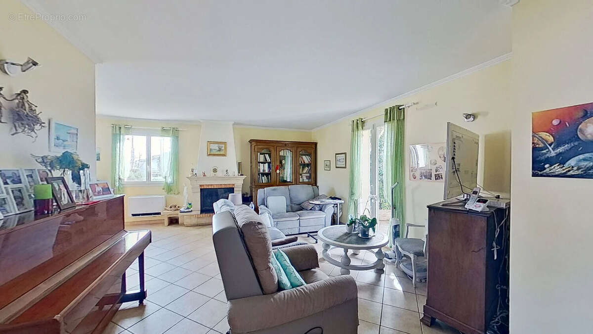 Maison à DECINES-CHARPIEU