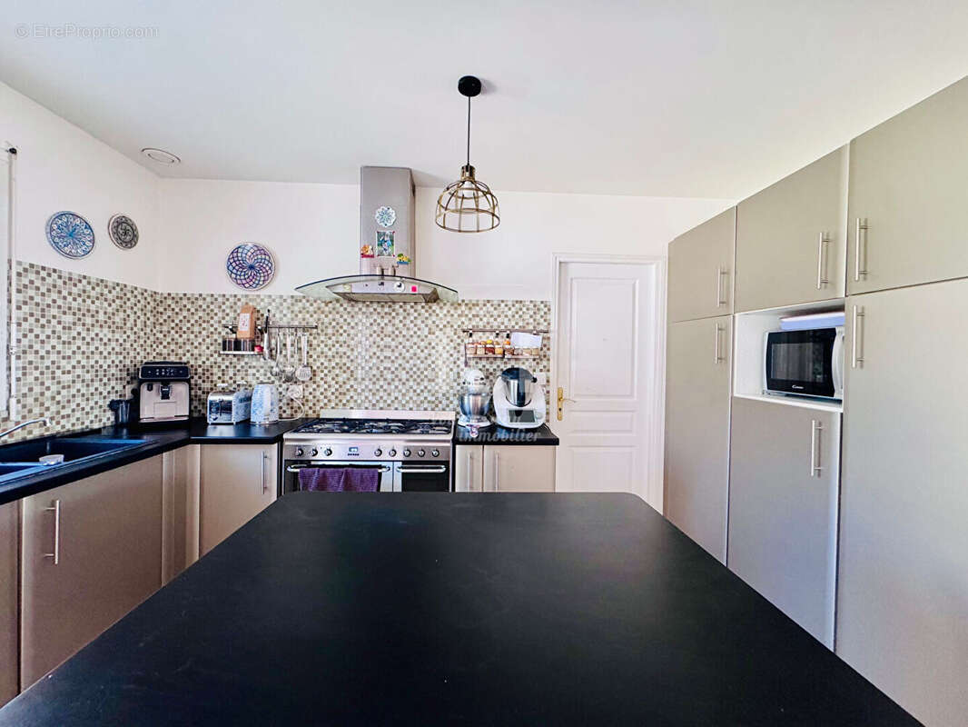 Maison  Vie de Plain - Pied familiale - 5 chambres - Petit Mars - Bourg - 155M² - photo 4