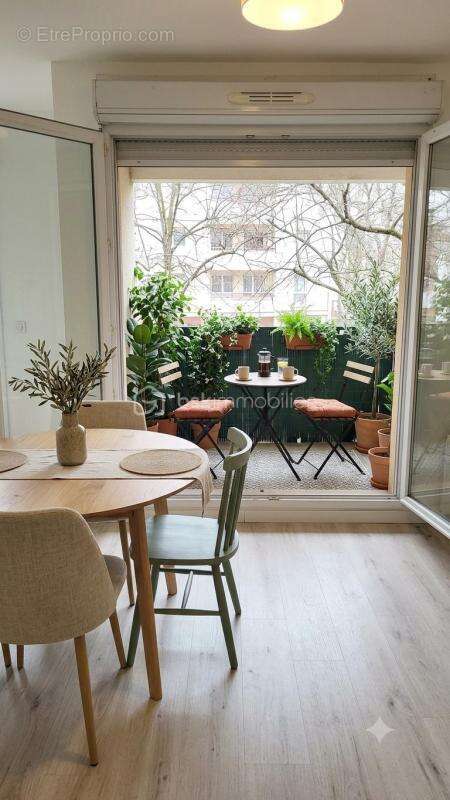 Coup de coeur ! 2 pièces rénové avec balcon, parking et dpe c – résidence villa des poètes - photo 4
