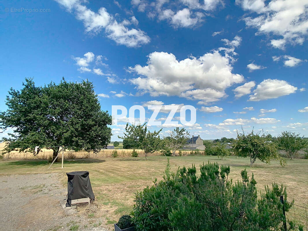 Maison à SAINT-GEORGES-DE-GREHAIGNE