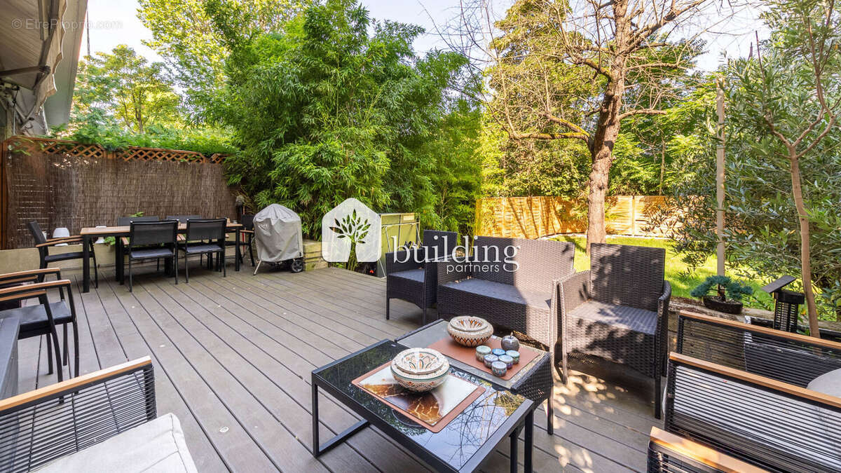 Appartement à NEUILLY-SUR-SEINE