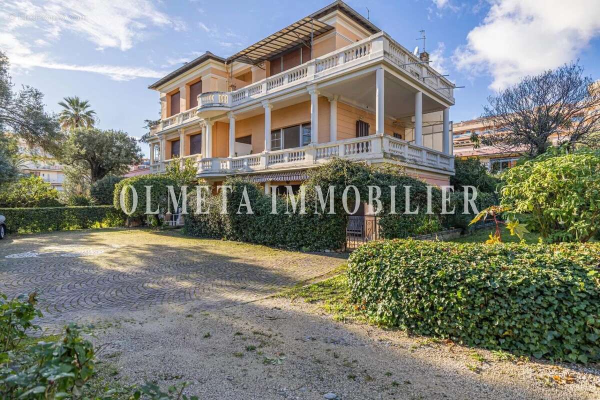 Appartement à ROQUEBRUNE-CAP-MARTIN