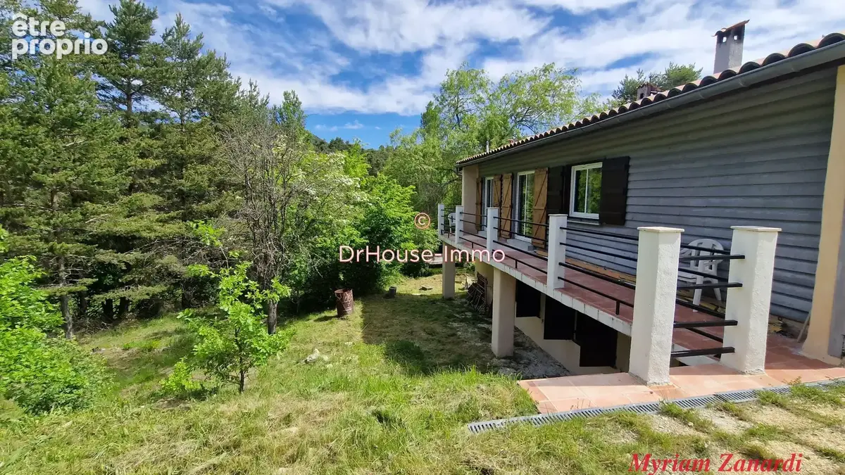 Maison 6 pièces 170 m² à vendre à La Martre (83840) - photo 63
