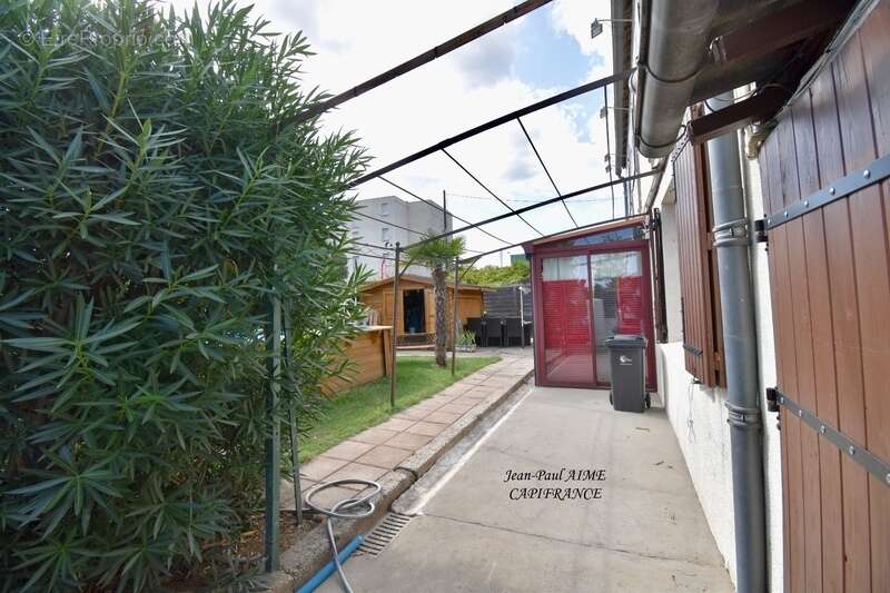 Commerce à PONT-SAINT-ESPRIT